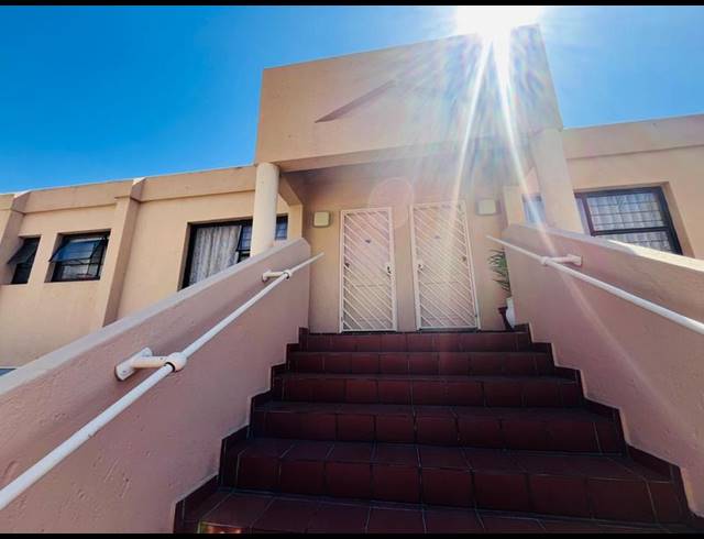 2 BEDROOM APARTMENT FOR SALE IN BRAMLEY VIEW